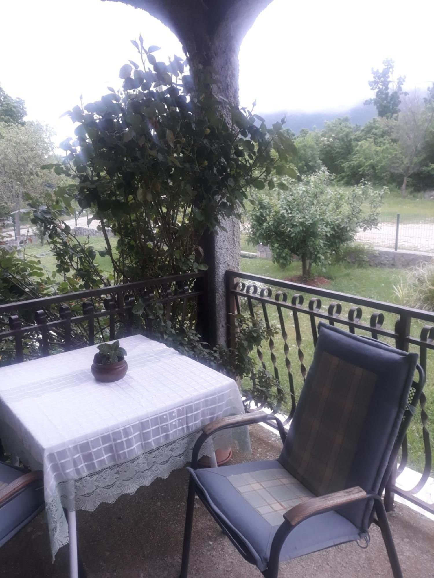 Apartman Lana Kijevo Exteriör bild
